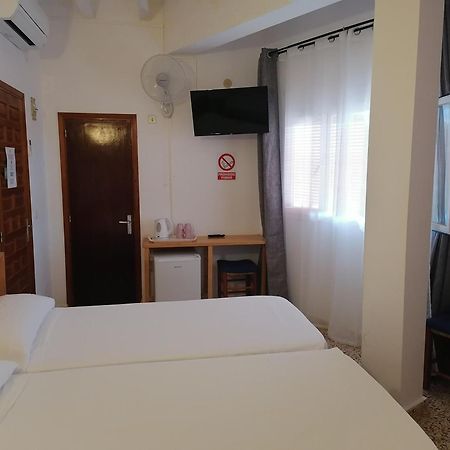 Hostal Pepe San Ferrán de ses Roques Eksteriør bilde