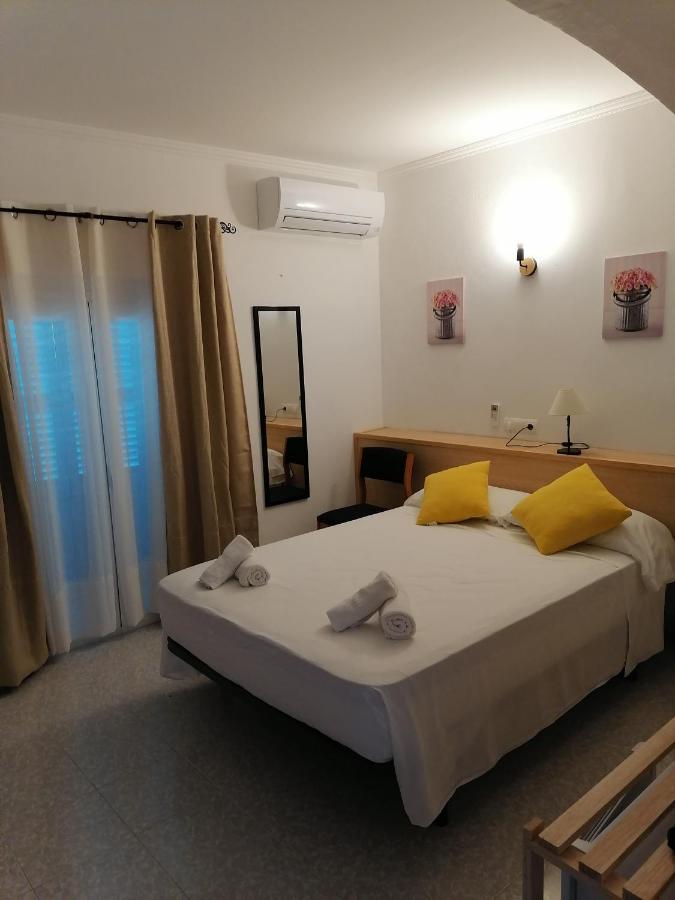 Hostal Pepe San Ferrán de ses Roques Eksteriør bilde